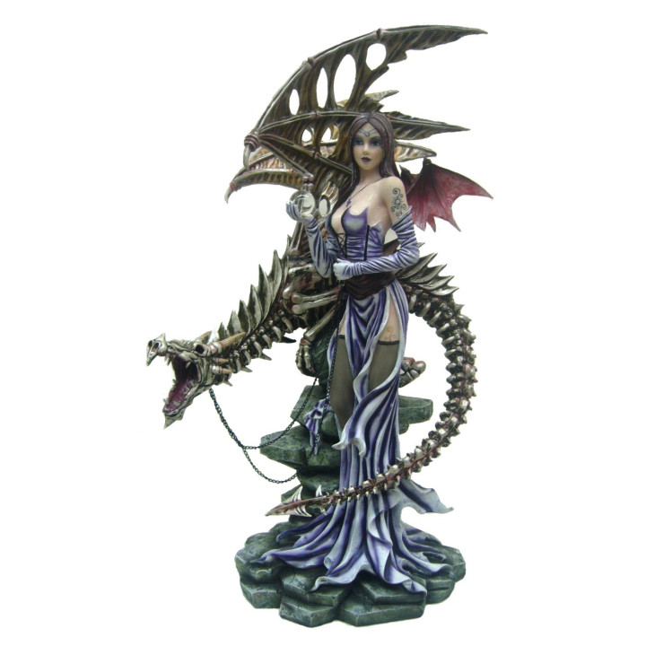 Grande fée avec dragon sq