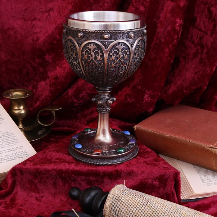 The Grail 17cm