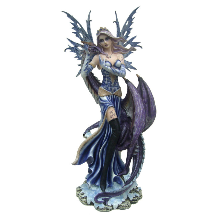 Grande fée violette avec