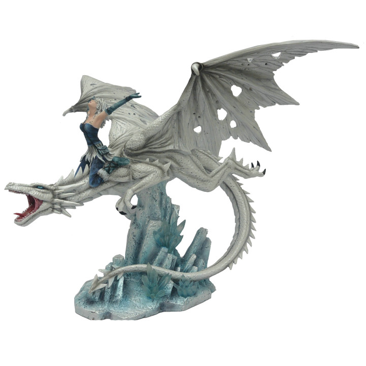 Sujet fée sur dragon blan