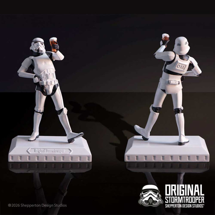 Stormtrooper Raise a Glas