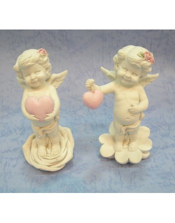 Anjo com coração rosa...