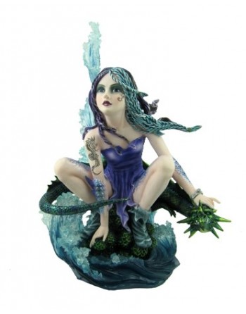 Femme avec dragon sur vague...