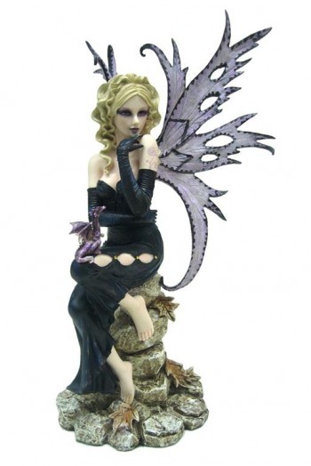 Grande Fada Roxa Na Rocha...